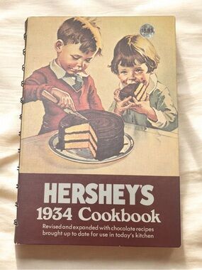 Vintage Hershey's 1934 Revised Cookbook- Copyright 1971